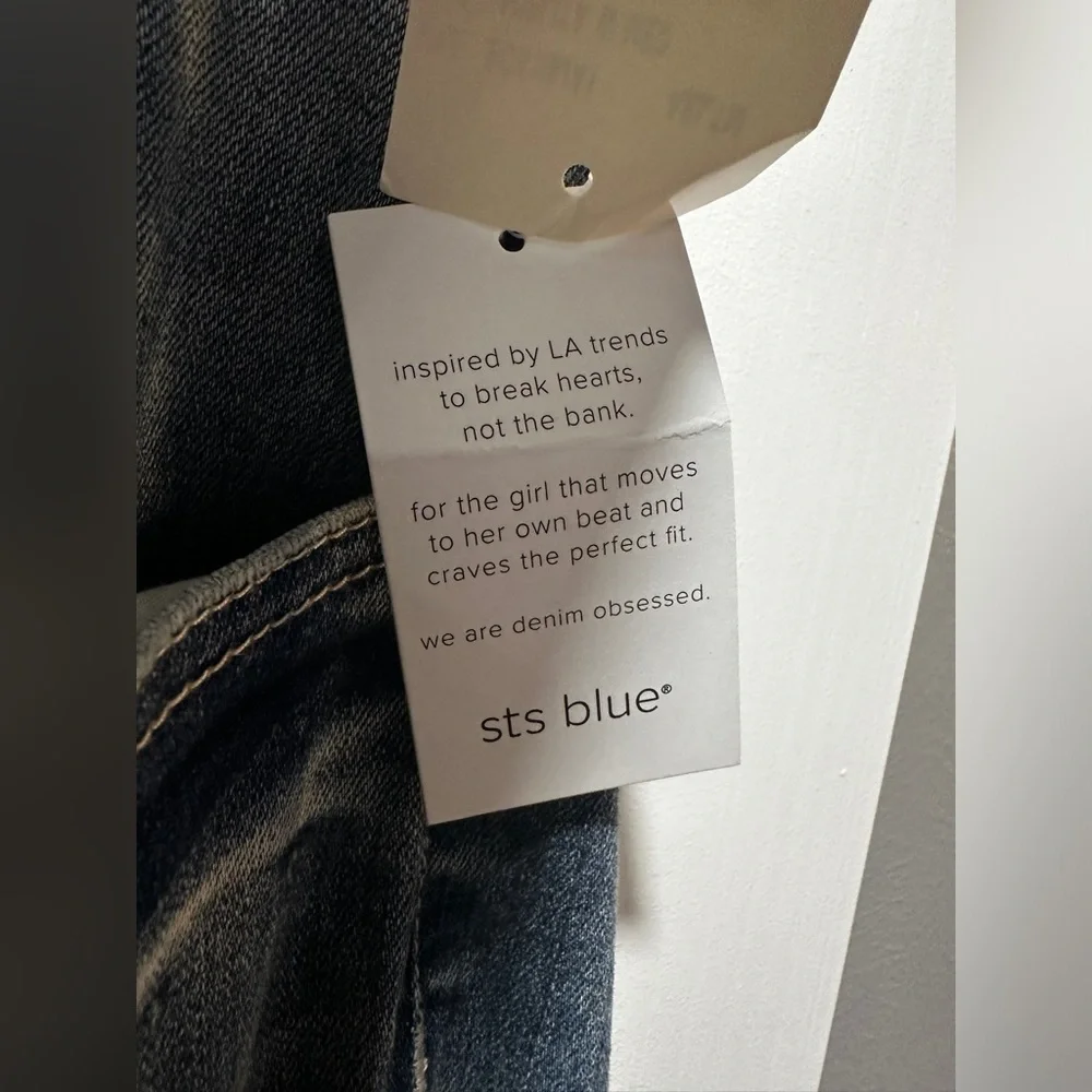 NWT STS Blue Christy Tapered Crop - Picture 9 of 10
